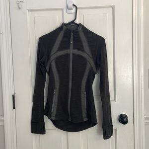 lululemon grey define jacket size 4 good condition